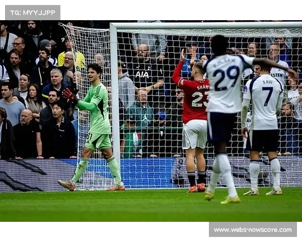 热刺2-2与曼联握手言和，德利赫特读秒头球救主